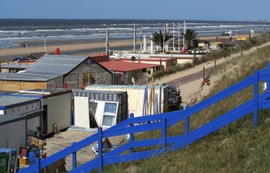 Hollanda, Hollanda, Flamanca, Kuzey Hollanda, Zandvoort, Mayıs 2016: teraslar terk edilmiş bir 