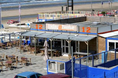 Hollanda, Hollanda, Flamanca, Kuzey Hollanda, Zandvoort, Mayıs 2016: teraslar terk edilmiş bir 