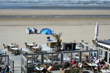 Hollanda, Hollanda, Flamanca, Kuzey Hollanda, Zandvoort, Mayıs 2016: teraslar terk edilmiş bir 