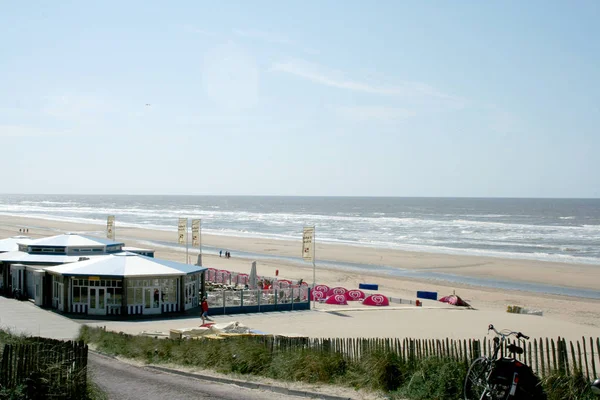 Hollanda, Hollanda, Flamanca, Kuzey Hollanda, Zandvoort, Mayıs 2016: teraslar terk edilmiş bir 