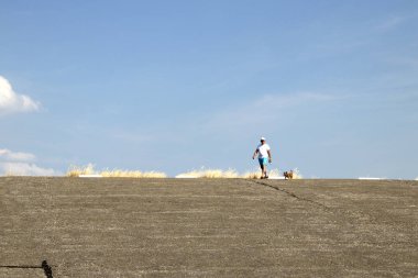 Hollanda, Hollanda, Flamanca, Zeeland Schouwen-duiveland, Ouwerkerk, Temmuz 2018:Low gelgit Doğu Scheldt sahilinde