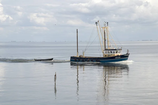 Nederland Friesland Afsluitdijk Juli 2018 Fishing Boot Het Leegmaken Van — Stockfoto