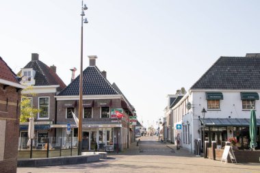 Hollanda, Friesland, Makkum, Temmuz 2018:Market Meydanı, villag merkezinde