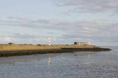 Hollanda, Friesland, Temmuz 2018:Dutch penseyi kez bazalt bloklar kullanılarak yapılan