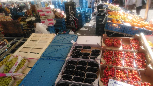 Hollanda, Limburg, Eygeslhoven, Temmuz 2018: haftalık Eygelshoven piyasada çok kalabalık bir olanıdır.