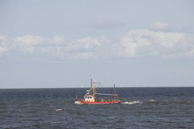 Hollanda, Kuzey-Holland, Medemblik, Temmuz 2018:Fishing tekne Ijsselmeer tarihinde işyerinde