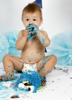Hollanda, Limburg, Heerlen, Eylül 2018:Babyboy celibrates ilk Doğum günü ve zevk'ın bir smashcake