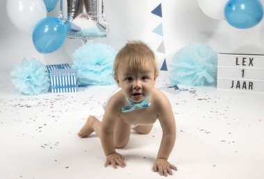 Hollanda, Limburg, Heerlen, Eylül 2018:Babyboy celibrates ilk Doğum günü ve zevk'ın bir smashcake