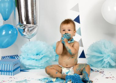 Hollanda, Limburg, Heerlen, Eylül 2018:Babyboy celibrates ilk Doğum günü ve zevk'ın bir smashcake