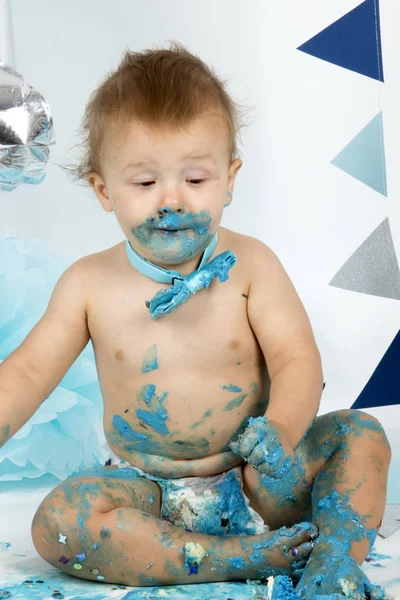 Hollanda, Limburg, Heerlen, Eylül 2018:Babyboy celibrates ilk Doğum günü ve zevk'ın bir smashcake