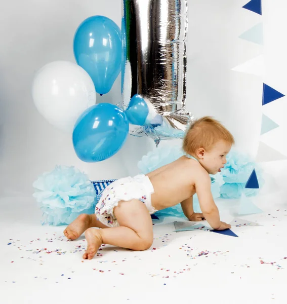 Hollanda, Limburg, Heerlen, Eylül 2018:Babyboy celibrates ilk Doğum günü ve zevk'ın bir smashcake