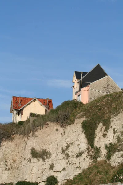 Two Houses Edge Chalkstone Cliff — Stock Photo, Image