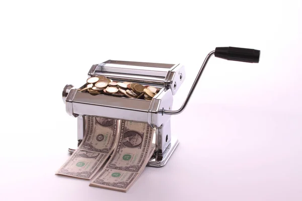 Máquina Pasta Convierte Monedas Euro Billetes Dólar Sobre Fondo Blanco —  Fotos de Stock