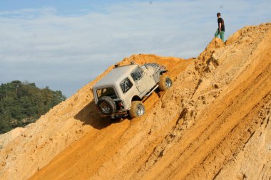 Hollanda, Limburg, Scihinveld, Ağustos 2017: araba bir off road 4 x 4 yıllık toplantısı sırasında kulüp