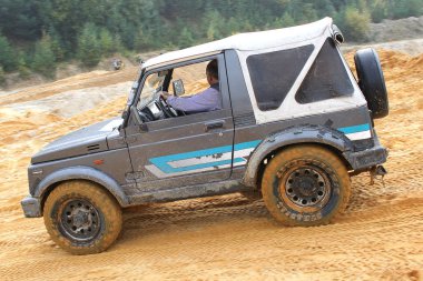 Hollanda, Limburg, Scihinveld, Ağustos 2017: araba bir off road 4 x 4 yıllık toplantısı sırasında kulüp