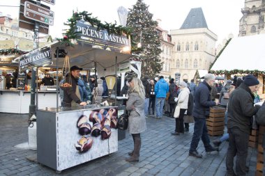 Çek Cumhuriyeti, Prag, tarihi kent merkezine, december2018: Pragu merkezinde Noel pazarı