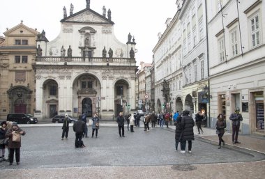 Çek Cumhuriyeti, Prag eski şehir, Charles bridg, december2018:Tourists