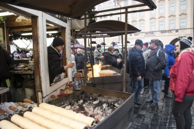 Çek Cumhuriyeti, Prag, tarihi kent merkezine, december2018: Pragu merkezinde Noel pazarı