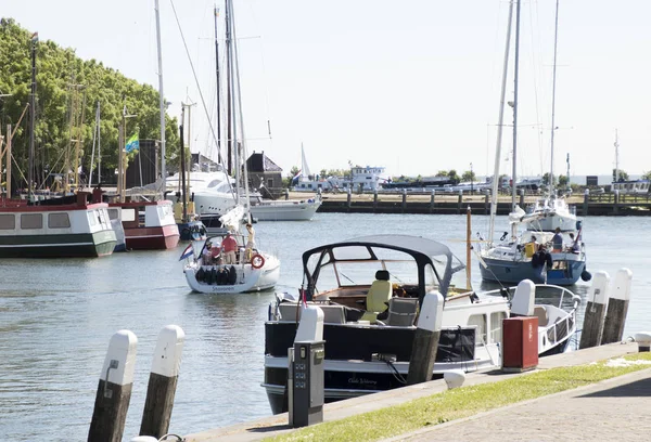 Nederländerna Enkdhuizen Juli 2017 Fartyg Förtöjning Hamnen — Stockfoto