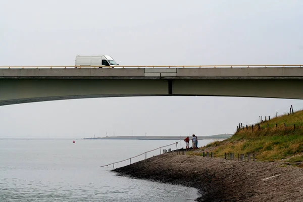 The zeeland bridge spans the Eastern Scheldt — Stock Photo, Image