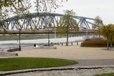 Mağaza, logolu dış mekan 