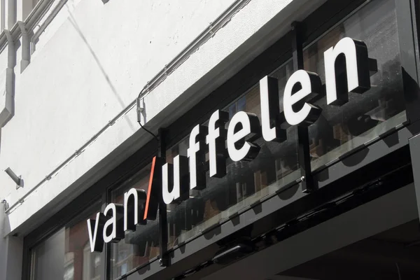 Loja, exterior com logotipo van Uffelen — Fotografia de Stock