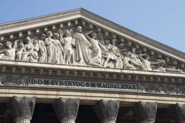 Paris'in merkezinde Madeleine Kilisesi