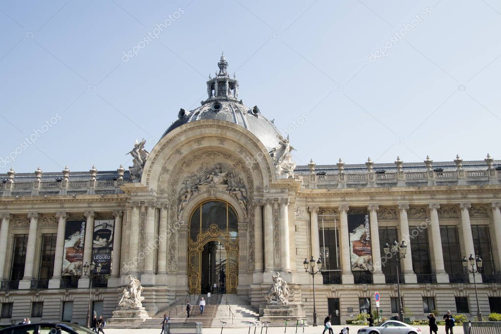 France, Paris,april 2019:statue of horses and a wagon at the Exterior of the musee Grand Palais