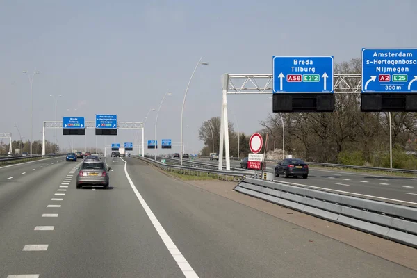 Skyltar längs motorvägen A2 — Stockfoto