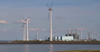 Eemshaven, Hollanda - Ağustos 2020: Vopak Depolama Terminali