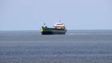 Feribot Eemshaven 'a giriyor.