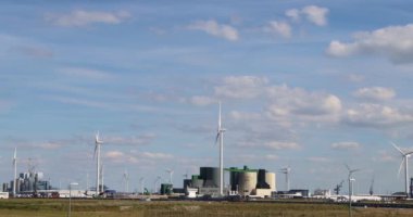 Eemshaven, Hollanda - Ağustos 2020: Vopak Depolama Terminali