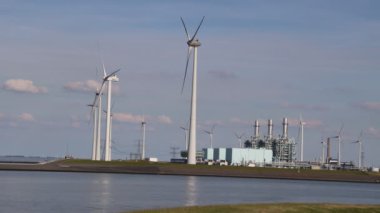 Eemshaven, Hollanda - Ağustos 2020: Vopak Depolama Terminali