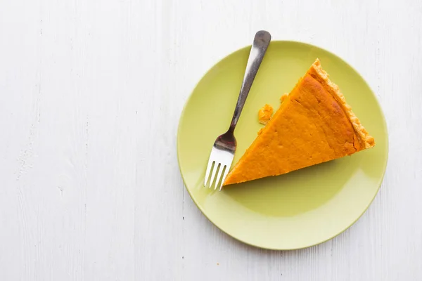 Slice Pumpkin Pie Photographed White Wooden Background — Stock Photo, Image