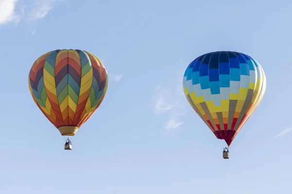 Gökyüzünde Renkli Sıcak Hava Balonları — Stok fotoğraf