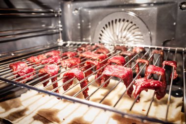 kurutulmuş et hazırlama sürecinde