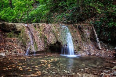 Kaverzinsky küçük şelale. Rusya, Krasnodar bölgesi