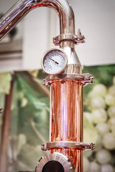 Kupfer alembic für die Herstellung von Alkohol — Stockfoto