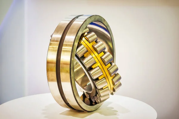 Roller bearing in the cut — Stock Photo, Image