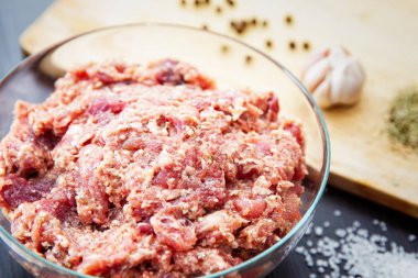 Ev yapımı sosis yapma