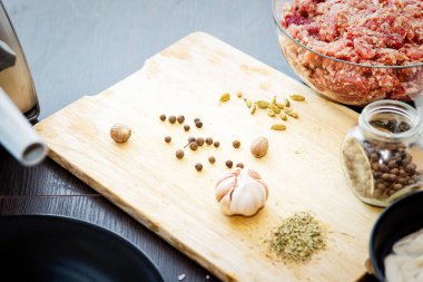 Ev yapımı sosis yapma