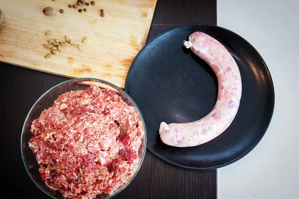 Faire des saucisses maison — Photo