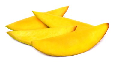 Mango meyve dilim beyaz arka plan üzerinde izole