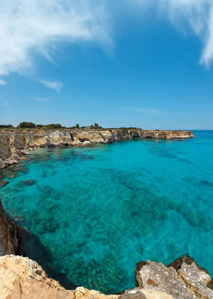 Güzel yaz deniz manzarası, Torre Sant Andrea,: Salento deniz kenarı, Puglia, İtalya. İki tane dikiş görüntü.