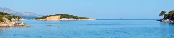 Güzel Ionian Sea Sabah Yaz Sahil Plaj Ksamil Arnavutluk Görüntüleyin — Stok fotoğraf