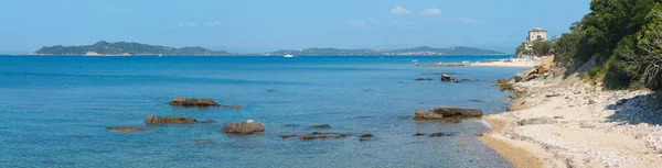 Zee Zomer Landschap Uitzicht Vanaf Ouranoupoli Dorp Kust Athos Schiereiland — Stockfoto