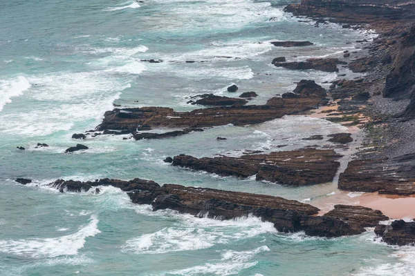 Sandy Beach Stony Ridges Overcast Weather View Summer Atlantic Rocky — Stock Photo, Image