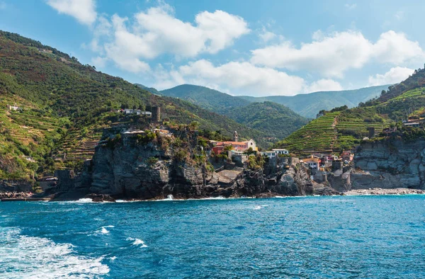 Szép Nyári Vernazza Nézet Hajó Kirándulás Híres Falu Cinque Terre — Stock Fotó