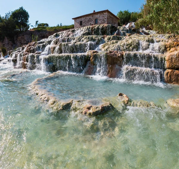 Spa Natural Con Cascadas Aguas Termales Los Baños Termales Saturnia — Foto de Stock