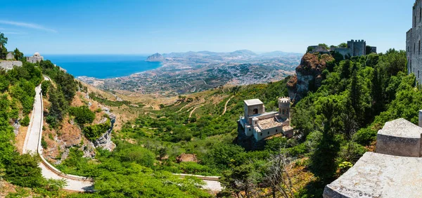 Pemandangan Panorama Pesisir Tirenia Dengan Gunung Cofano Gereja Santo Yohanes — Stok Foto